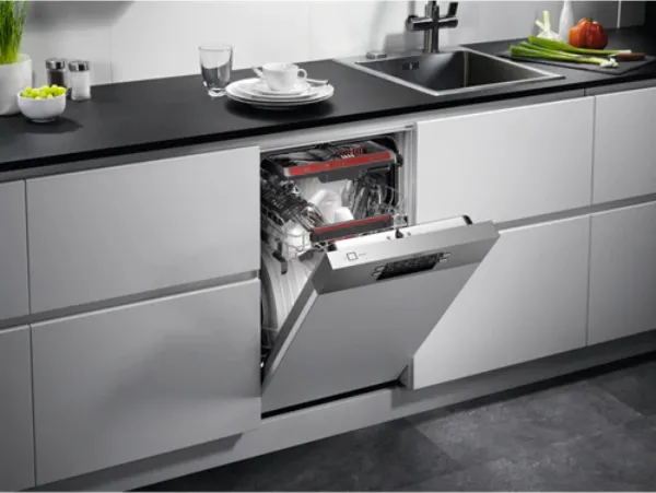 Πλυντήριο Πιάτων Εντοιχιζόμενο AEG 7000 GlassCare για 10 Σερβίτσια 45cm