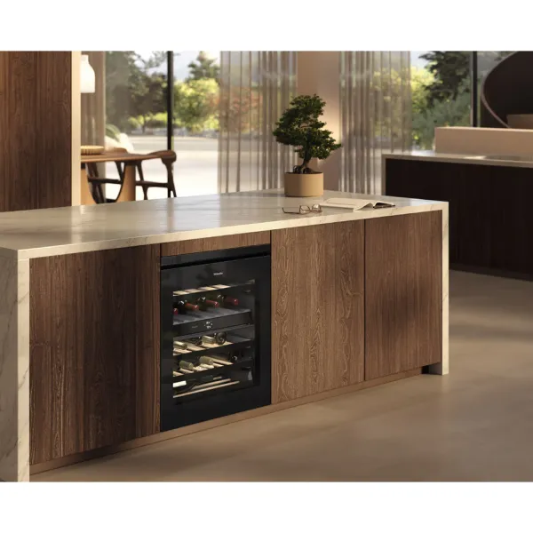 Συντηρητής κρασιών Miele KWTUS7074F Μαύρο obsidian γυαλί